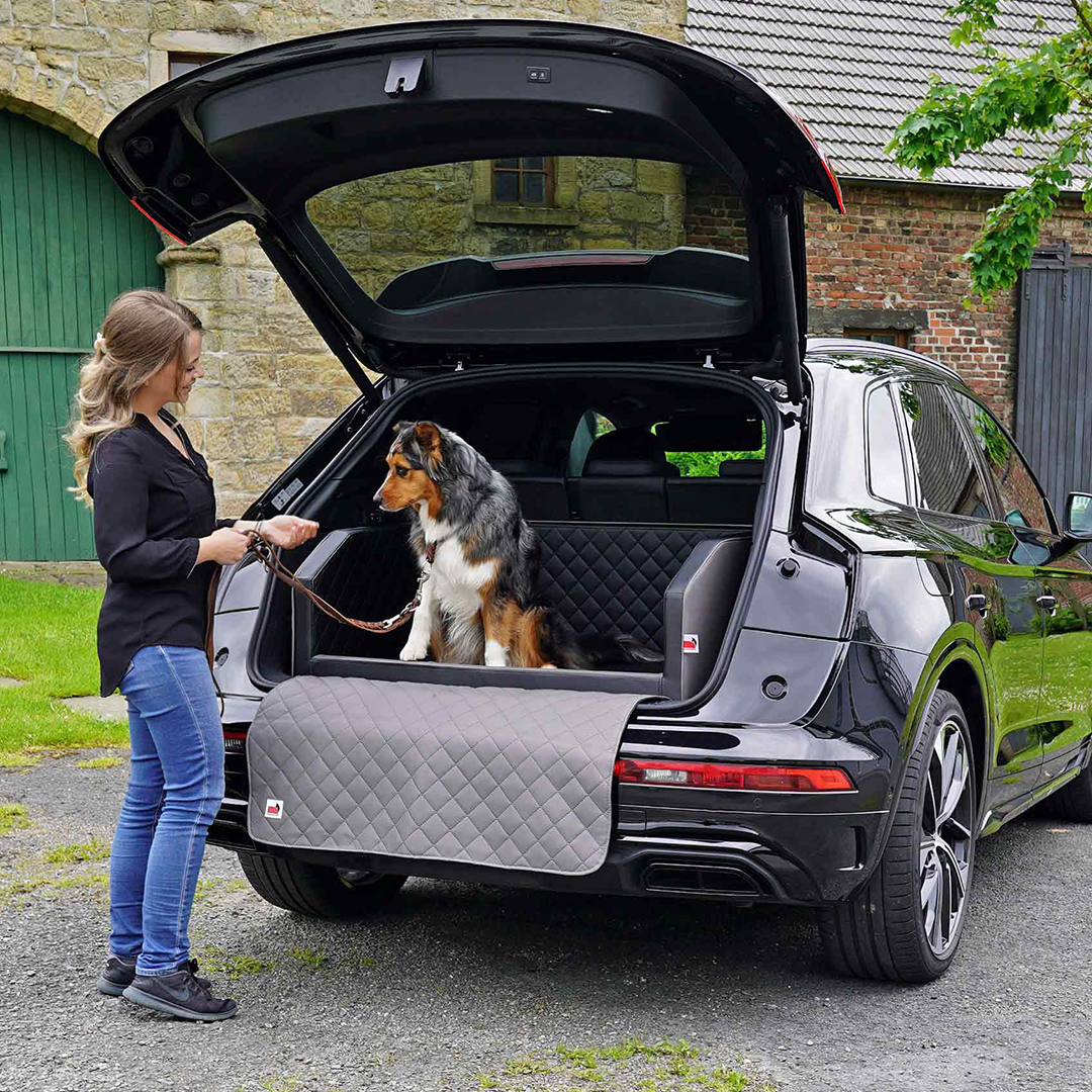 Luxusní postel pro psy do kufru auta – ideální pro pohodlné a čisté cestování se psem.